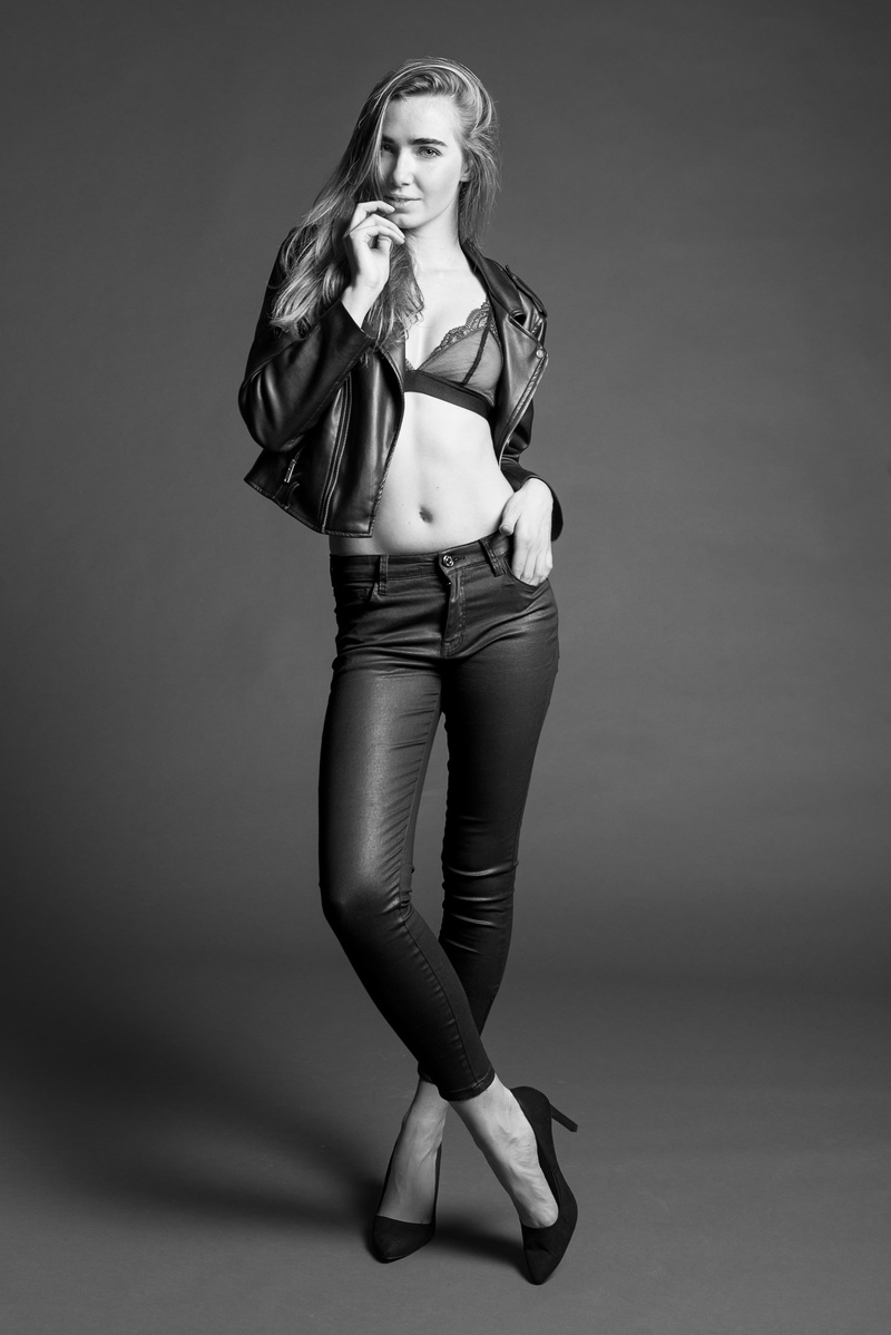 Female model photo shoot of Amanda Motta