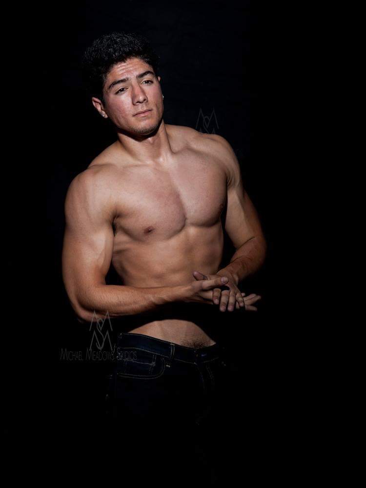 Male model photo shoot of Sergio_inzunza in Arizona