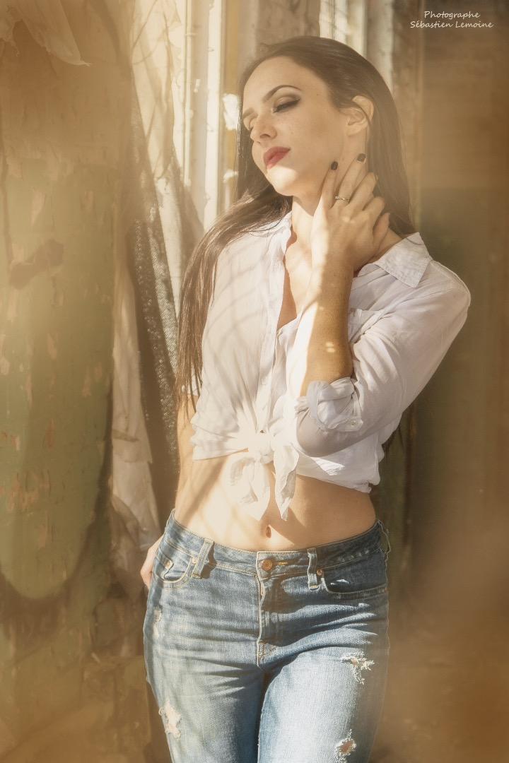Female model photo shoot of StefaniaFelina
