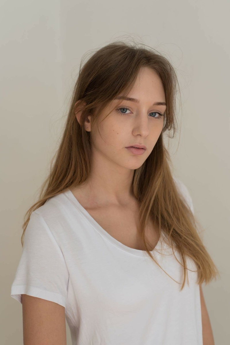 Female model photo shoot of Rebeccascobie