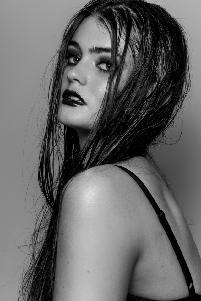 Female model photo shoot of TonyaBird
