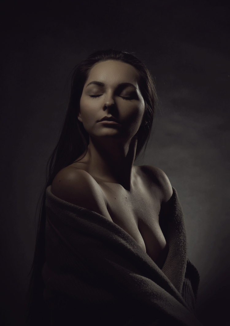 Female model photo shoot of Magdalena_C by Robert Gorzycki in Gdańsk