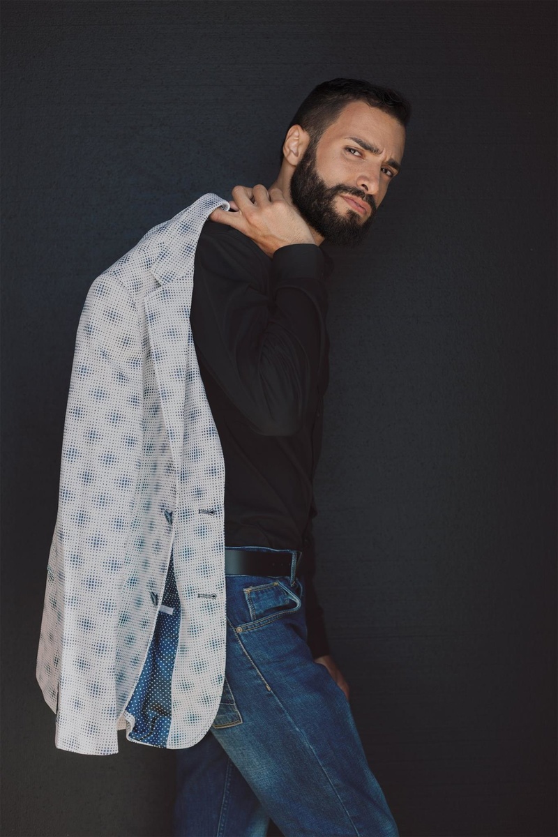 Male model photo shoot of Instagram AarcusH