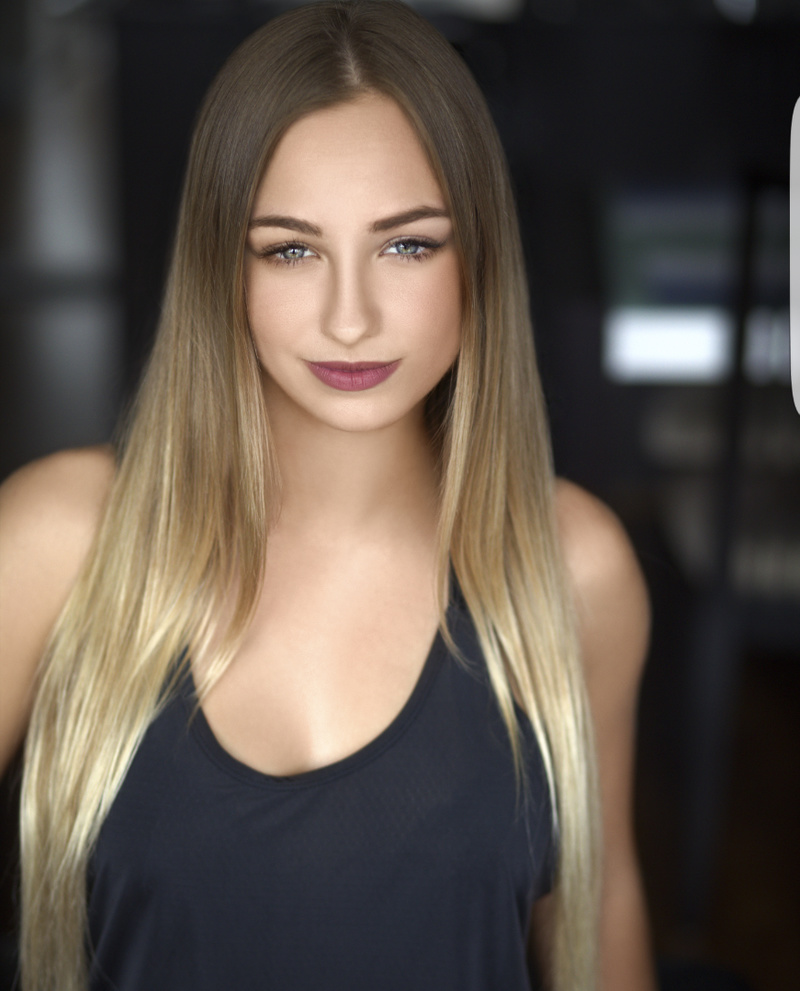 Female model photo shoot of Jayden_lynn