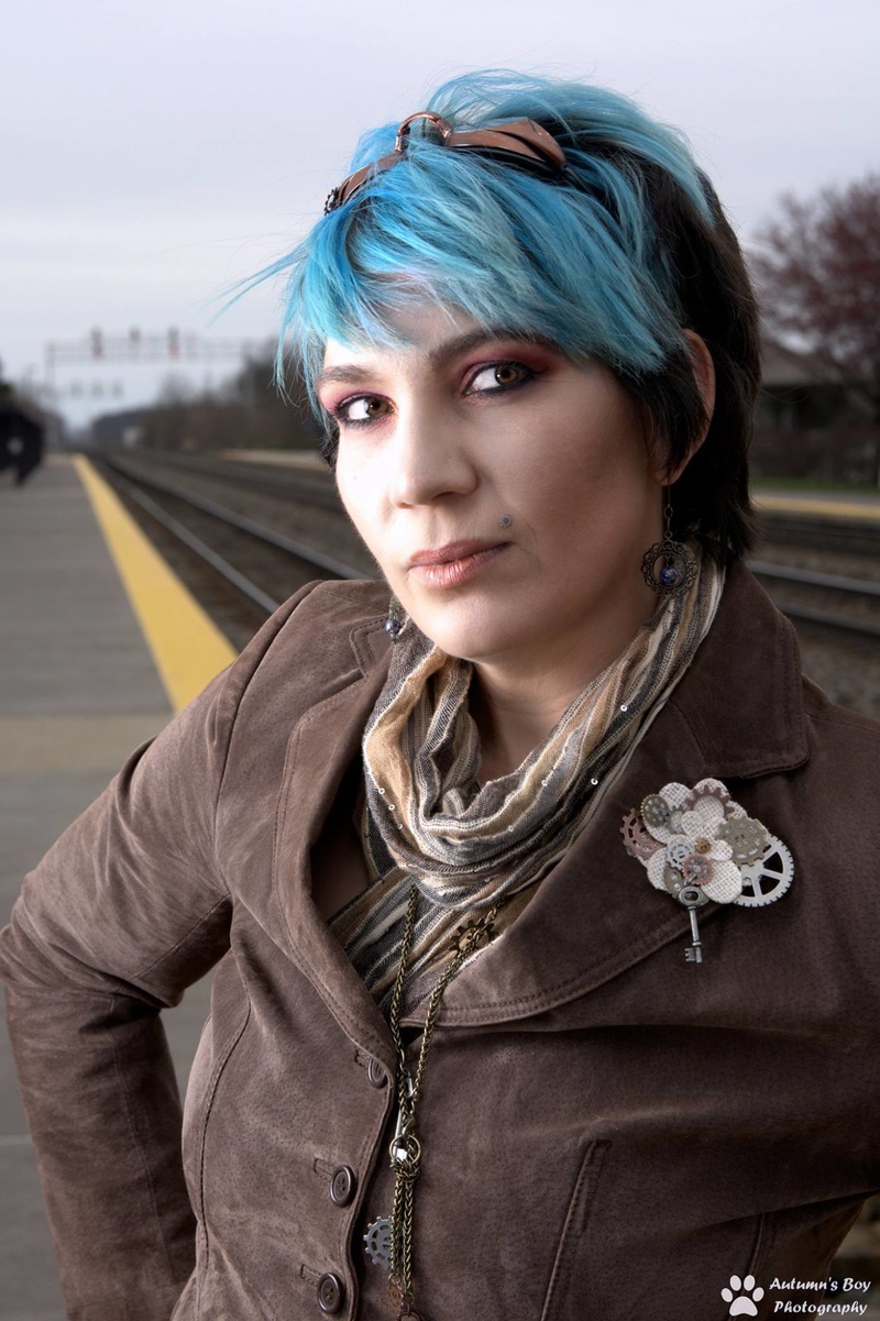Female model photo shoot of alredi in 5th Avenue Train Station