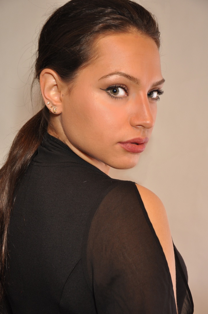 Female model photo shoot of Sarahalvarez94