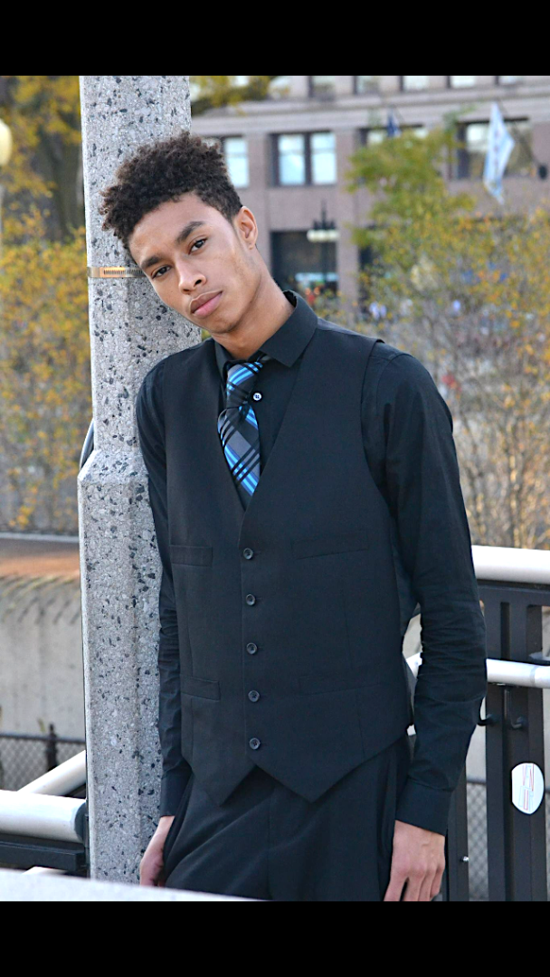 Male model photo shoot of Raynell