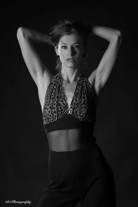 Female model photo shoot of RHigdon in 2k1photography studio