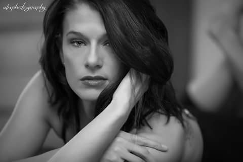 Female model photo shoot of RHigdon in 2k1photography studio