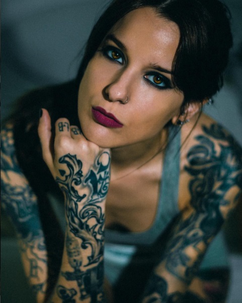 Female model photo shoot of Ailin Gorzelany