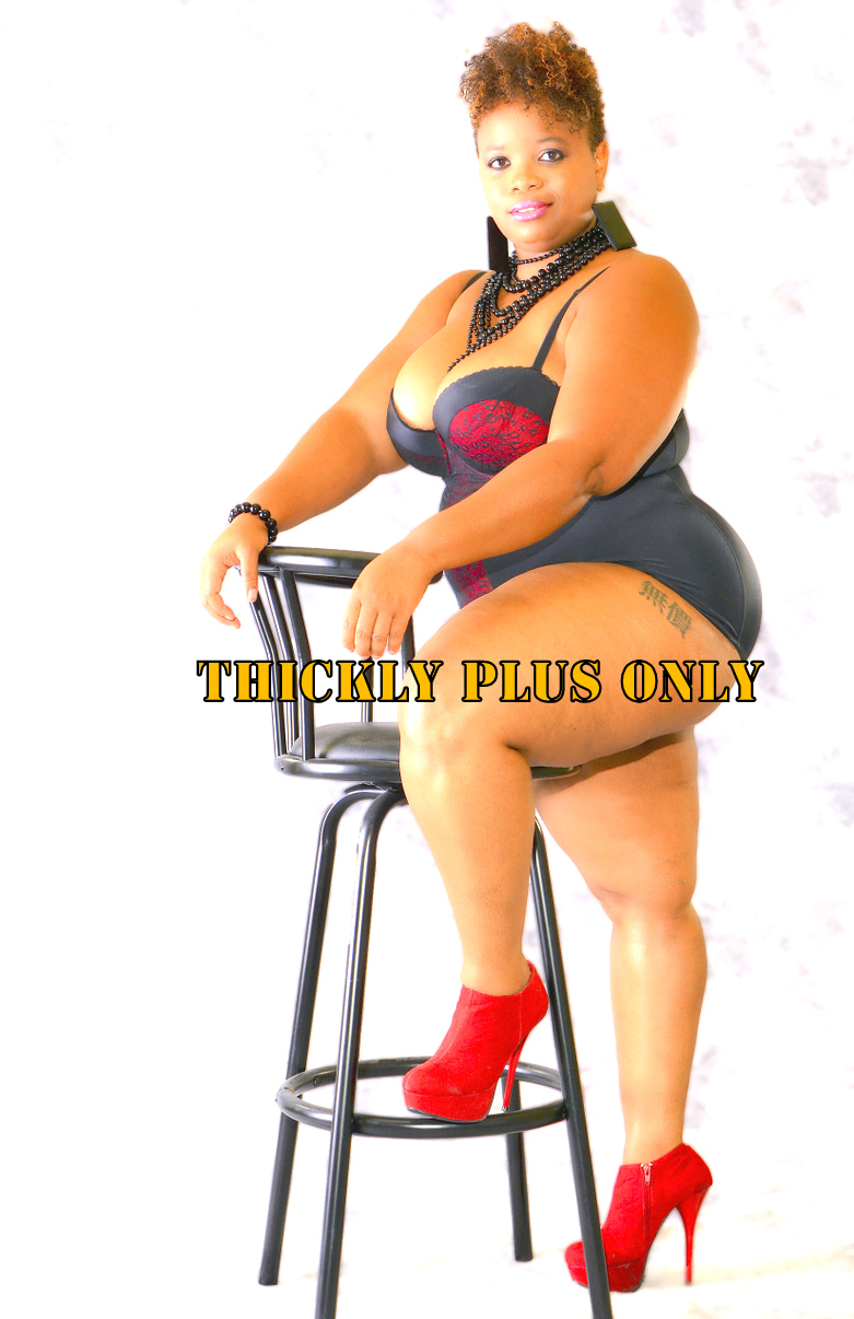 0 model photo shoot of ThicklyPlusOnly in Coconut Grove, FL