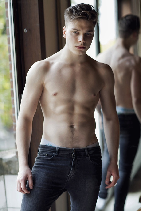 Male model photo shoot of Arnoldas Raziunas