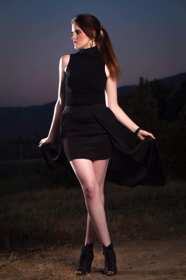 Female model photo shoot of Anastasia Hexem