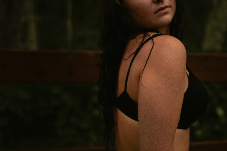 Female model photo shoot of Lisa Sorbe 