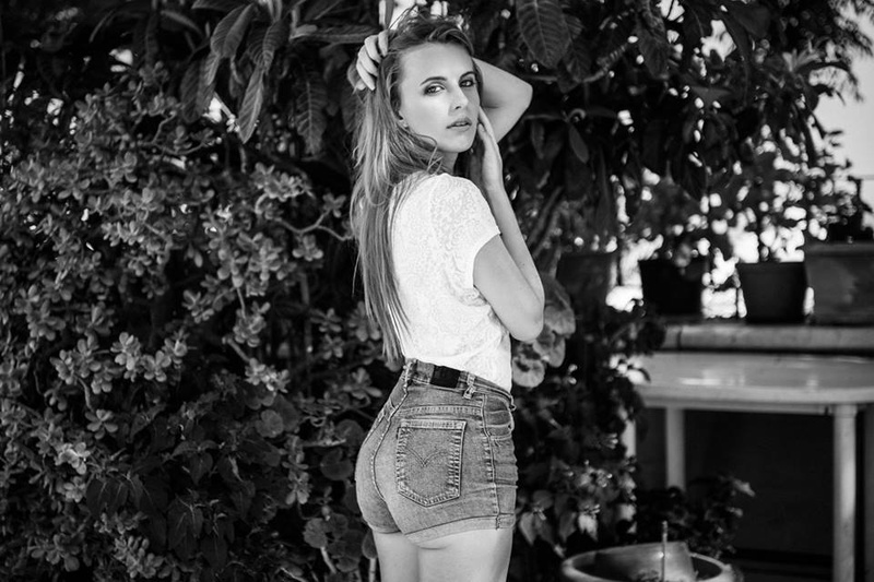 Female model photo shoot of Aleksandra V M