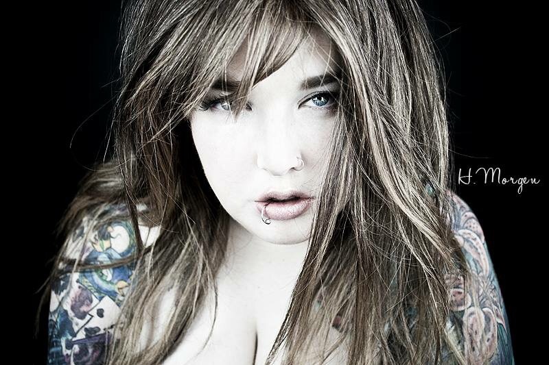 Female model photo shoot of Heather Honey Pinupdoll
