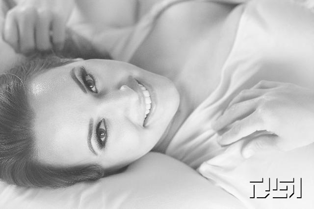 Female model photo shoot of Dakota Crosswhite by David Scott