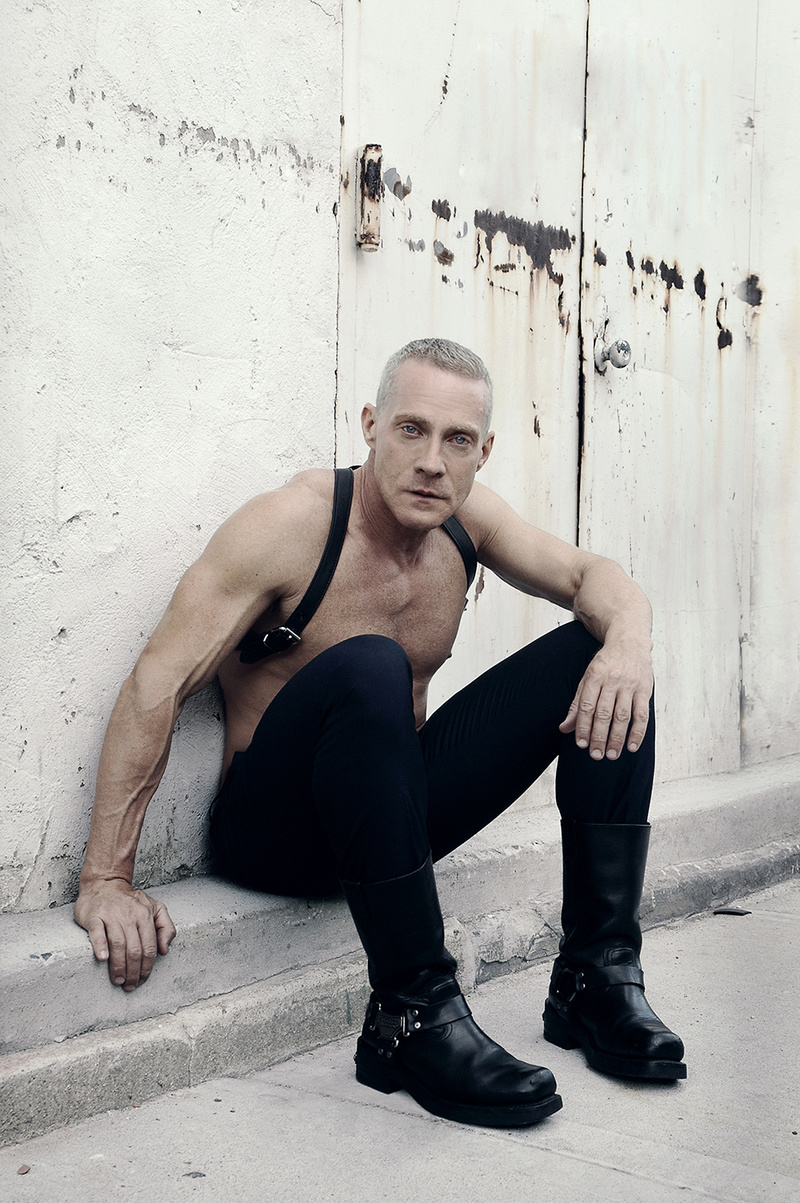 Male model photo shoot of Zoran Trifunovic