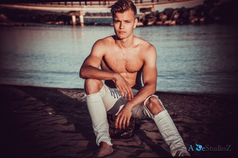 Male model photo shoot of Nazar Vakhotsky by acestudioz