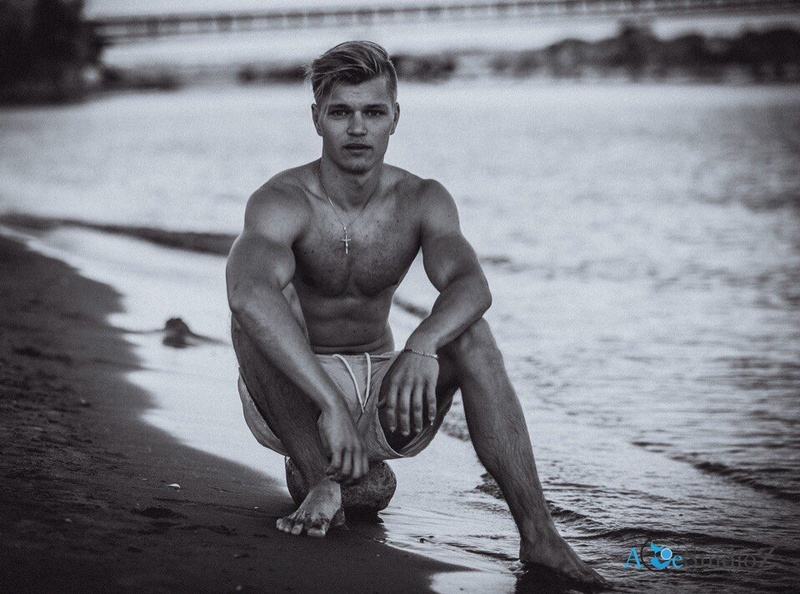Male model photo shoot of Nazar Vakhotsky by acestudioz in Toronto Islands