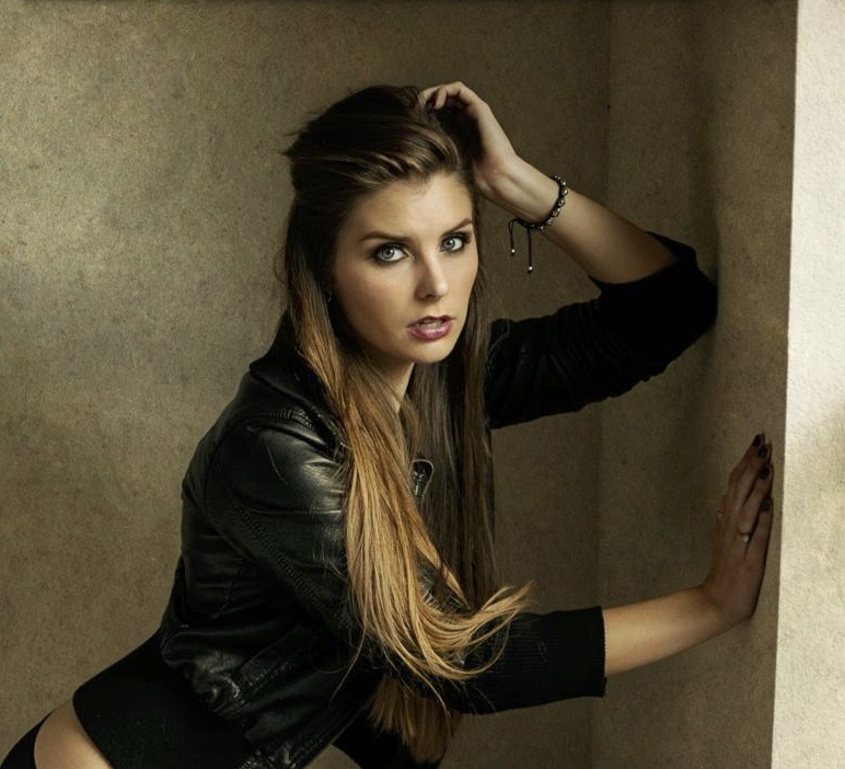 Female model photo shoot of Lauren Lev