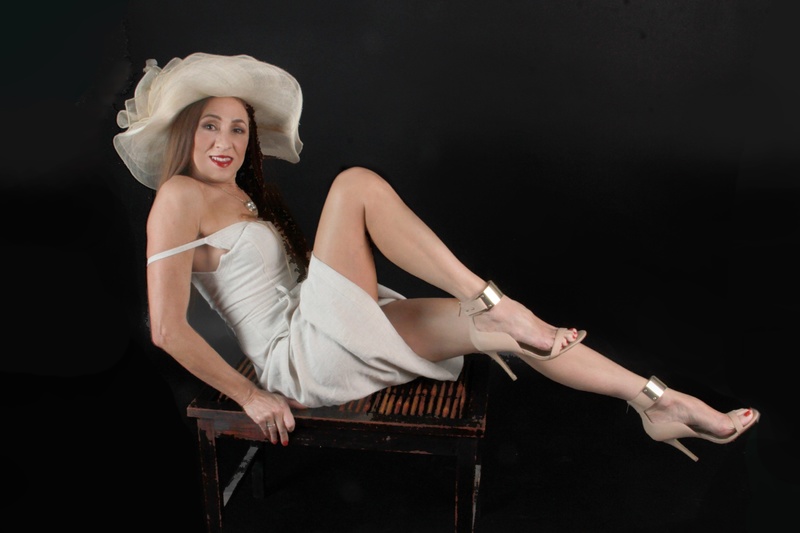 Female model photo shoot of Miranda Lowe 