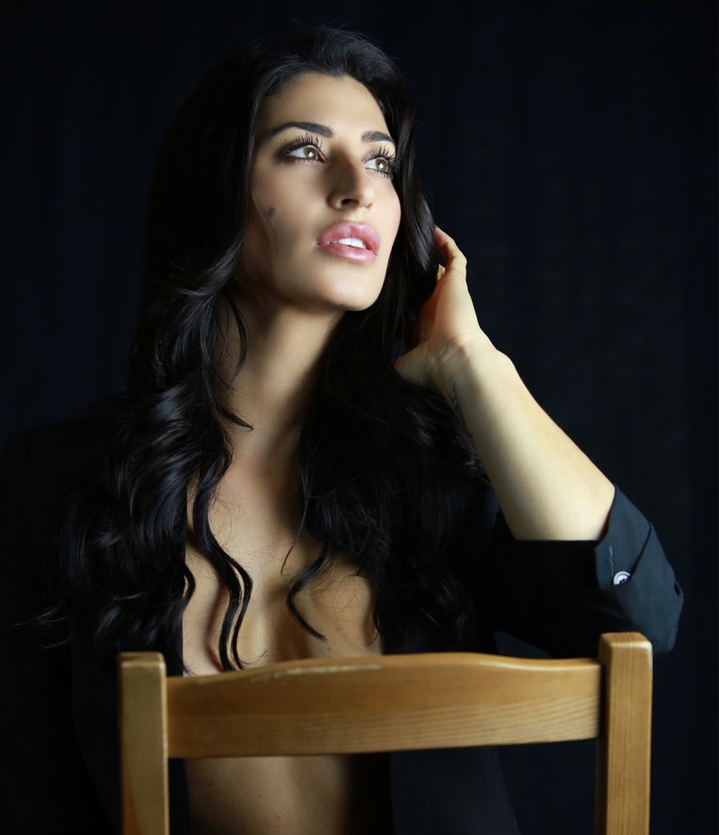 Female model photo shoot of Natalia Panzarini