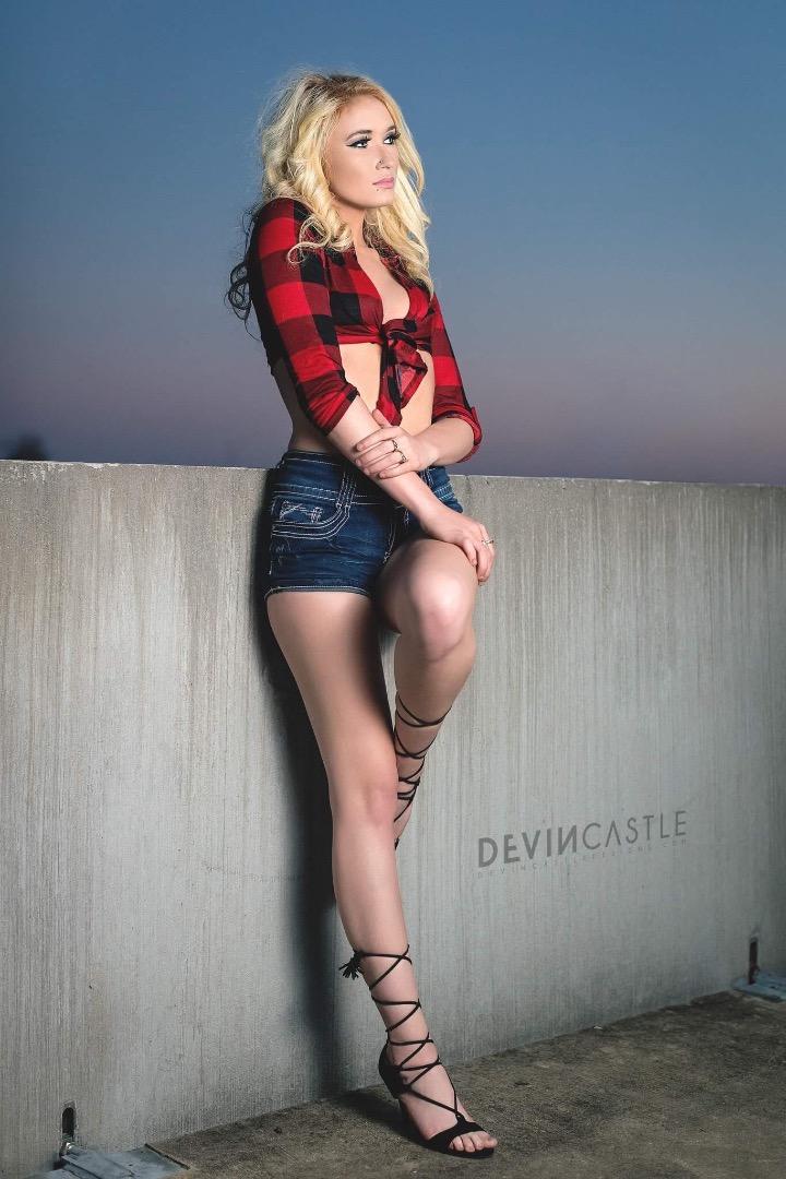 Female model photo shoot of Alexis Sky Welsh in Hotsprings, Arkansas