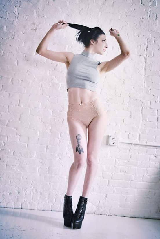 Female model photo shoot of AmieEmmonsModel