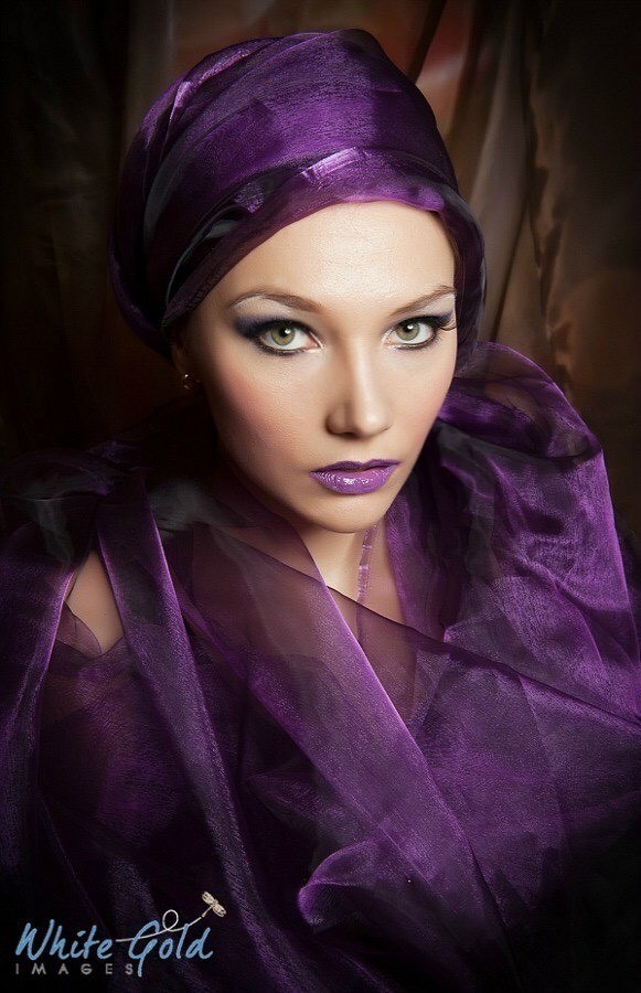Female model photo shoot of lindakleopatra