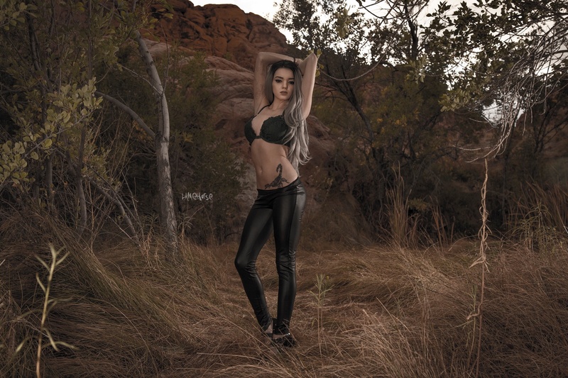 Female model photo shoot of Casondra Dawnn