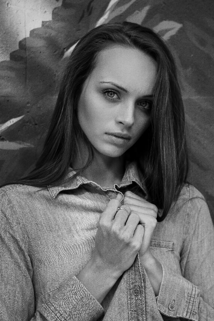 Female model photo shoot of Ashleygodwin
