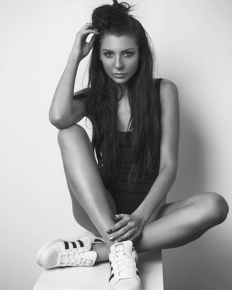 Female model photo shoot of Victoria Shevchenko