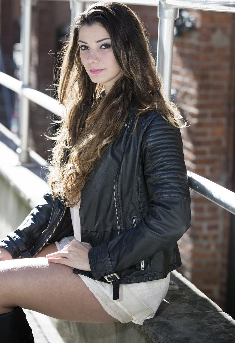 Female model photo shoot of Michelle Pinto