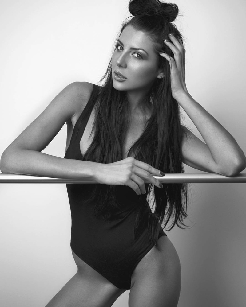 Female model photo shoot of Victoria Shevchenko