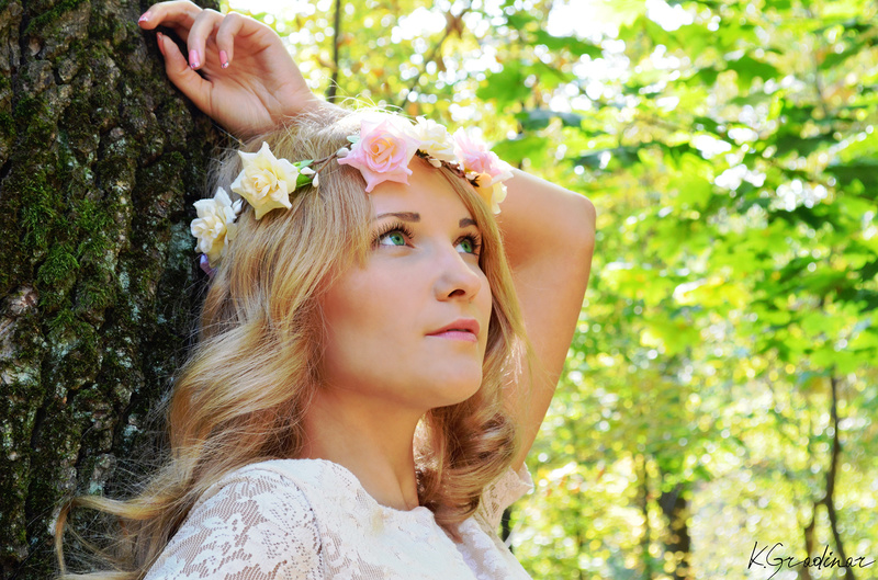 Female model photo shoot of Kate Gradinar in Kiev, Ukraine, park "Goloseevsky"