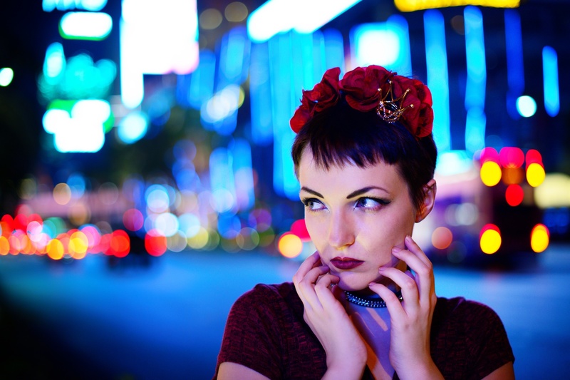 Female model photo shoot of Skye La Vie  by dgrisby in Vegas Strip