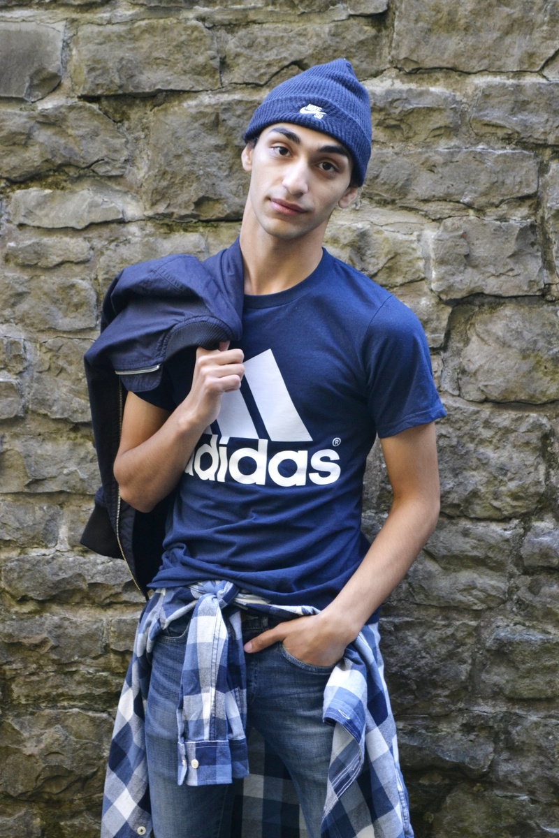 Male model photo shoot of Zaul
