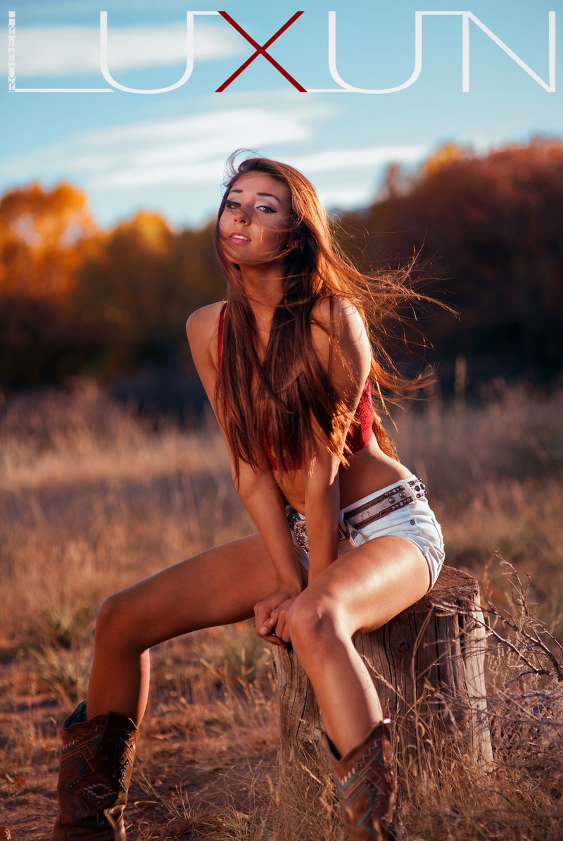 Female model photo shoot of ColoradoK