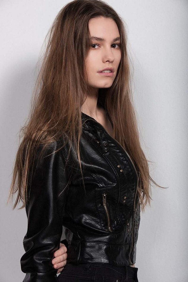 Female model photo shoot of rivavera