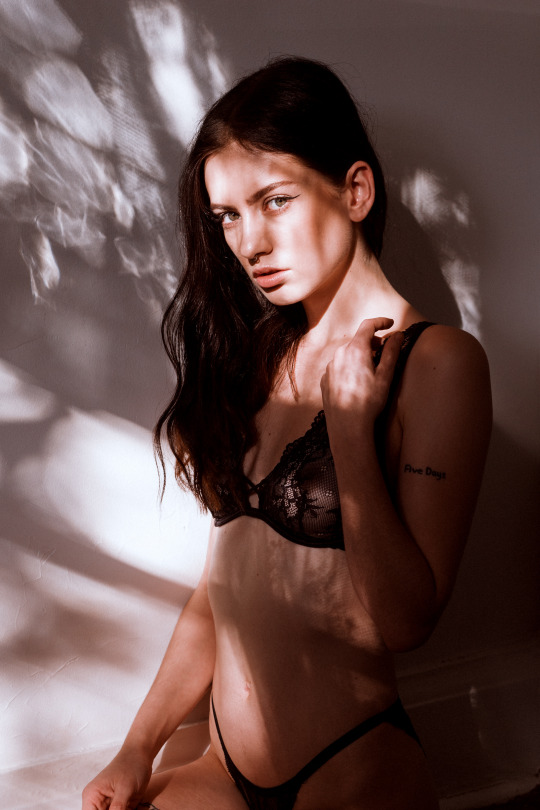 Female model photo shoot of Sarah Nicole Harvey