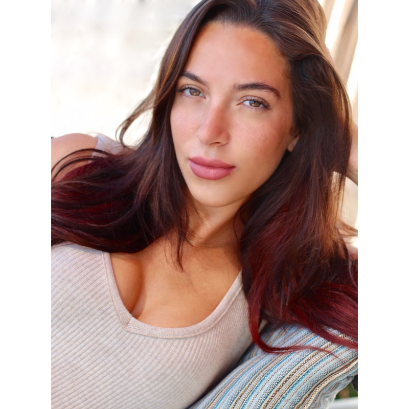 Female model photo shoot of Arielkasha 
