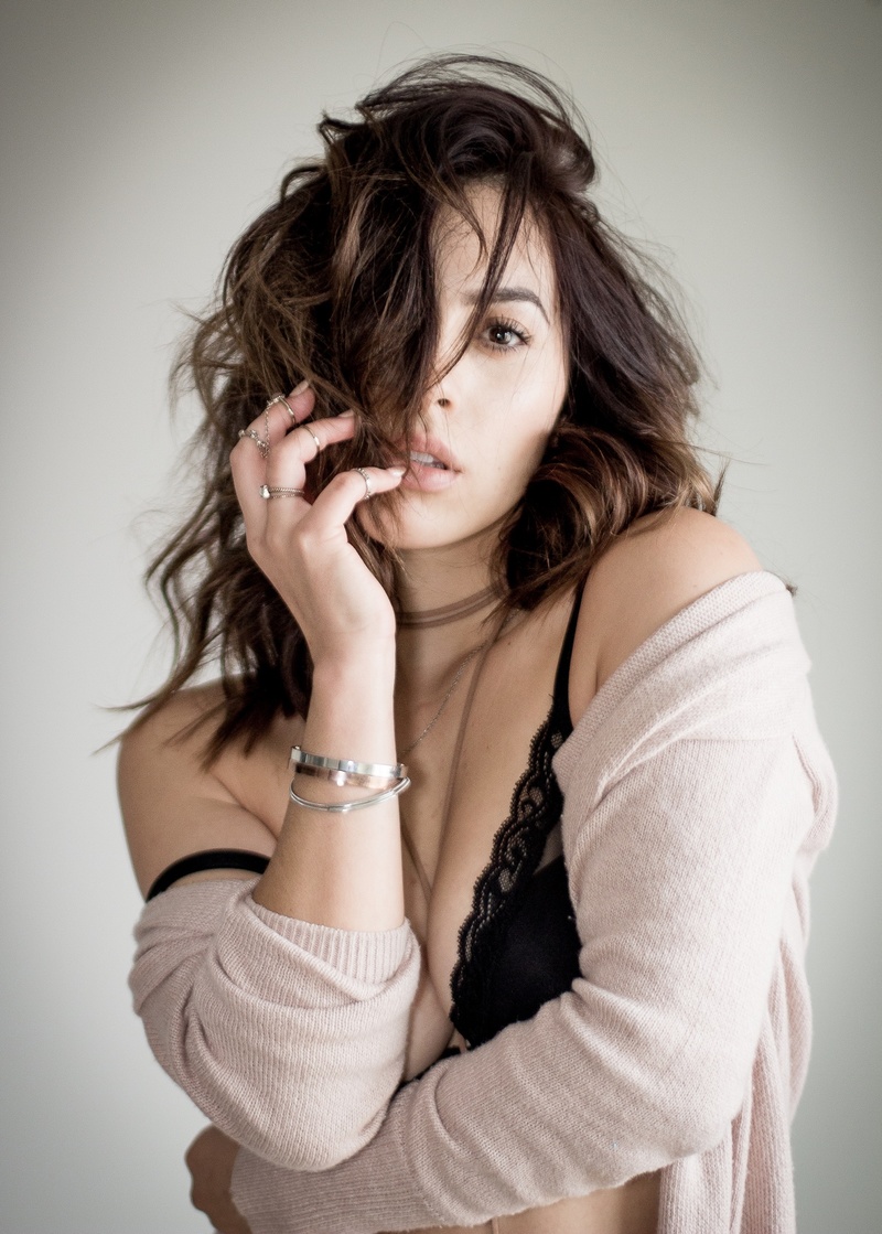 Female model photo shoot of IlianaAlvarez