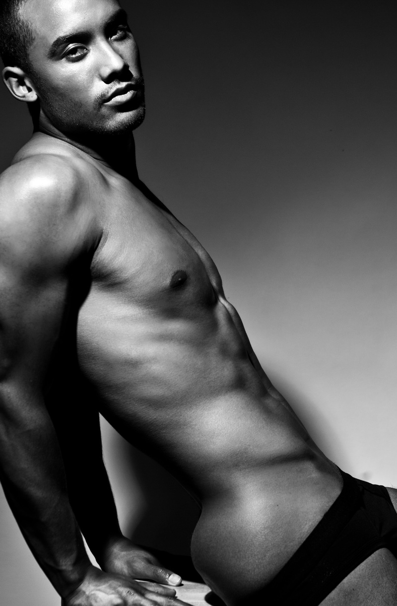 Male model photo shoot of Ricky Johnson