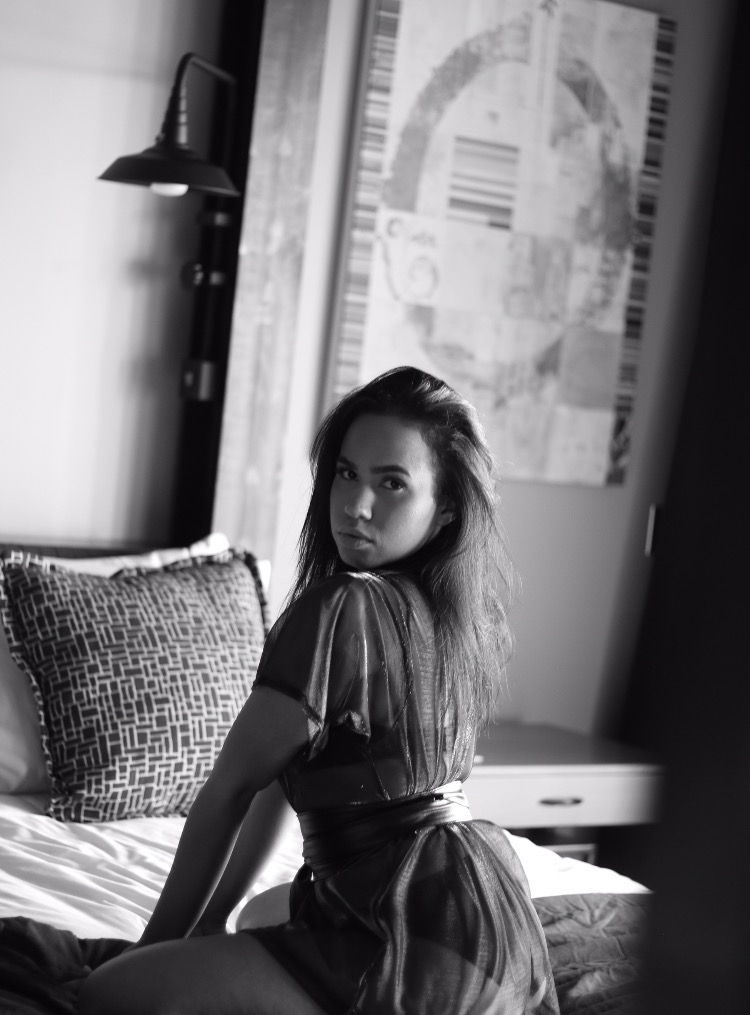 Female model photo shoot of Jessica Taylor-Lynn