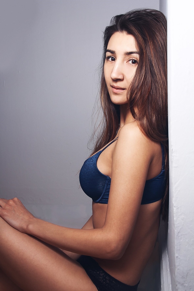 Female model photo shoot of Albina Bash
