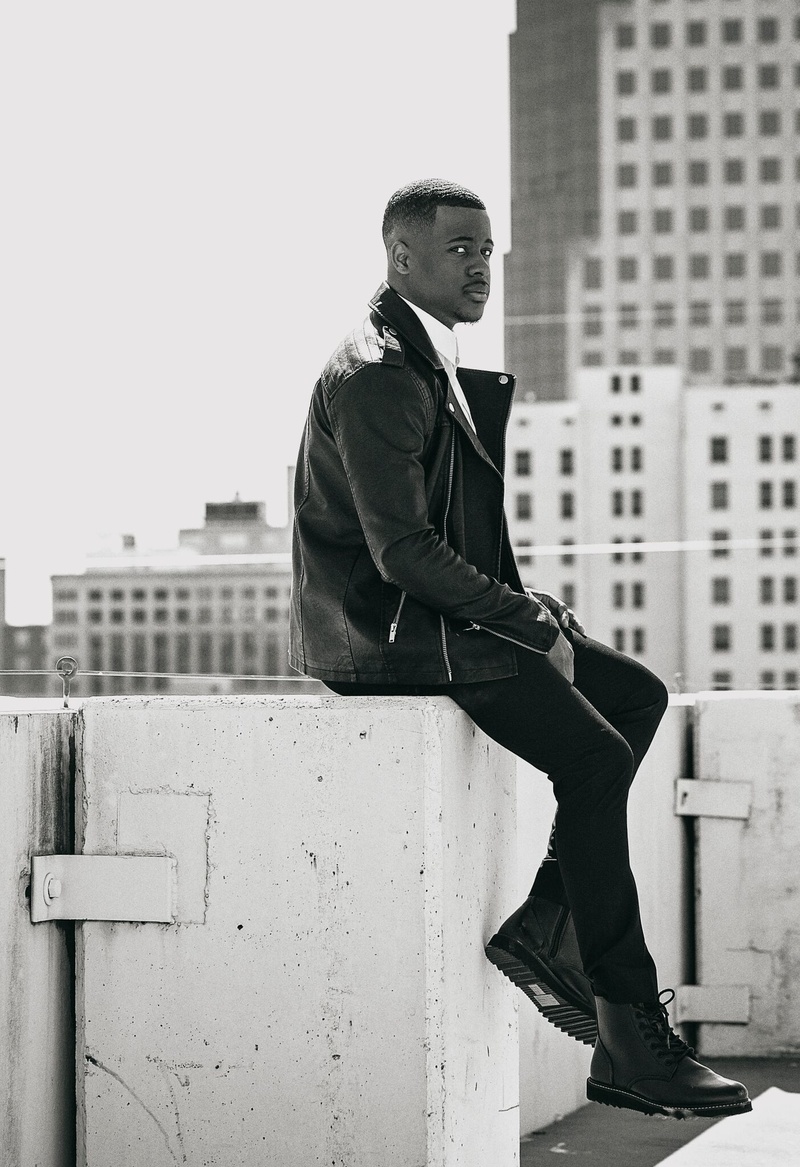 Male model photo shoot of Darius Javelle 