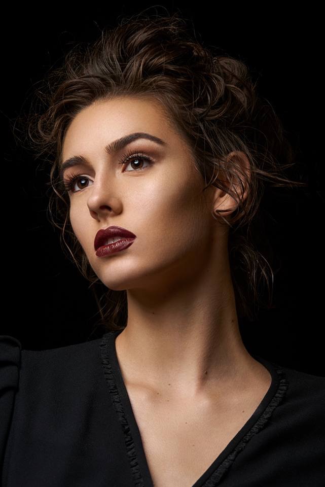 Female model photo shoot of VictoriaToland