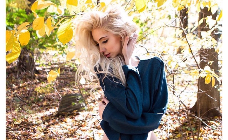 Female model photo shoot of Samantha Allyson 