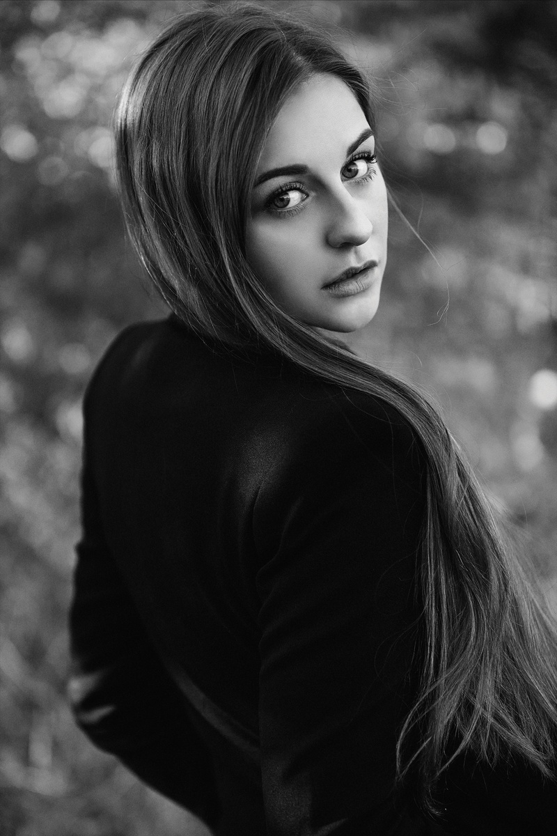 Female model photo shoot of Lanastasiia by Edgar Torres